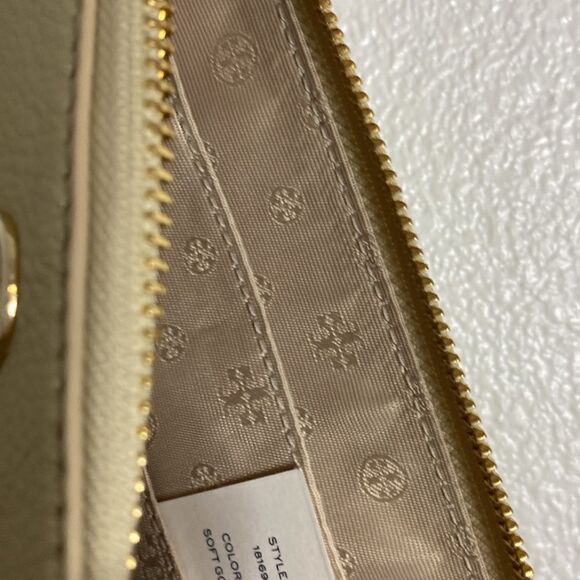 NWT-Tory Burch- soft gold Landon large wristlet - Picture 6 of 8